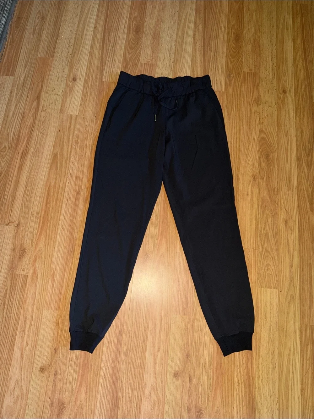 Lululemon On The Fly Jogger Size 4 Black
